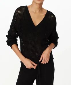 Cotton Cashmere Mesh Stitch V-Neck Sweater - Black